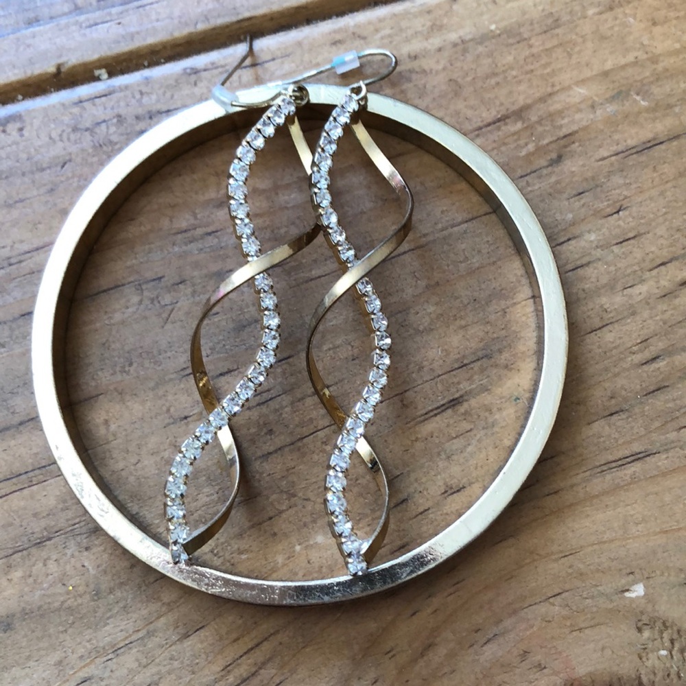 Gold earring and bangle set